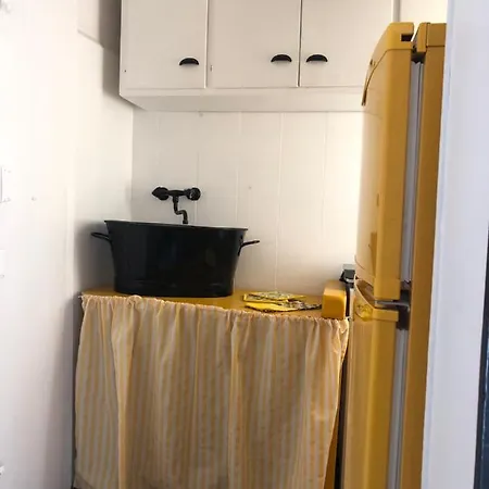 Alice & Cecy's Little Apartment *